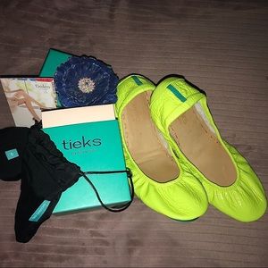 Tieks patent UNmellow Yellow ballet flats Sz. 8